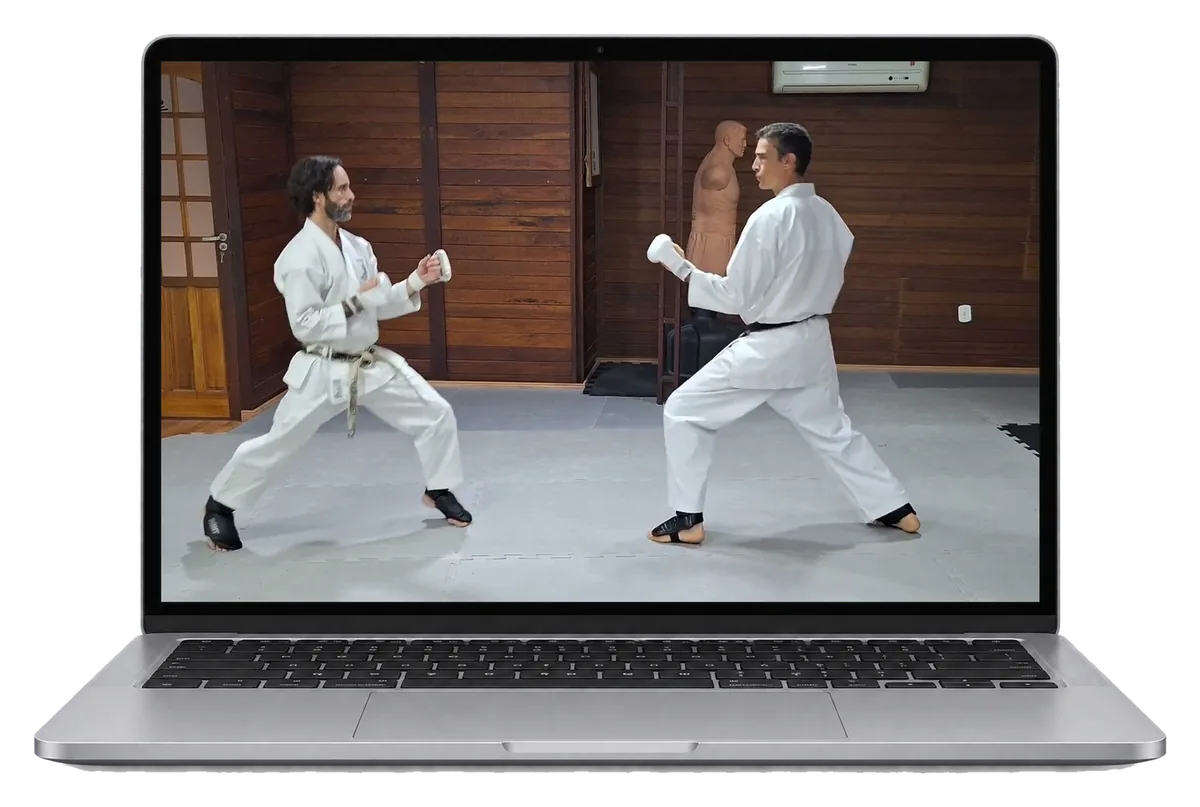 1º Curso de Kumite aberto no notebook